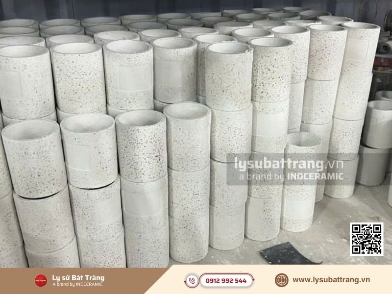 Sản xuất khuôn và đúc mẫu cốc nến thơm theo yêu cầu tại xưởng gốm sứ