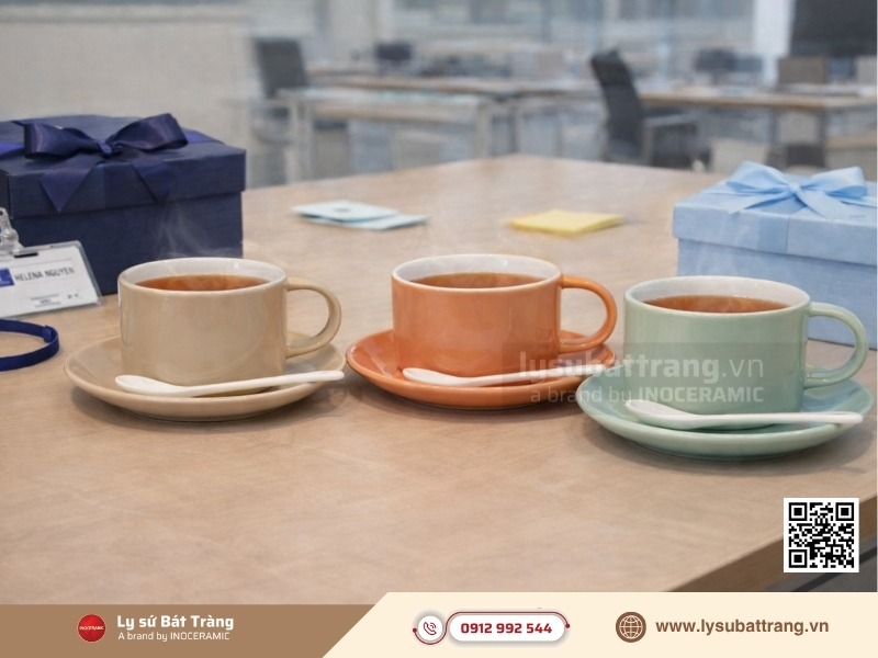 Ly sứ màu pastel mang vẻ trẻ trung, thân thiện và rất hợp với doanh nghiệp có hình ảnh hiện đại